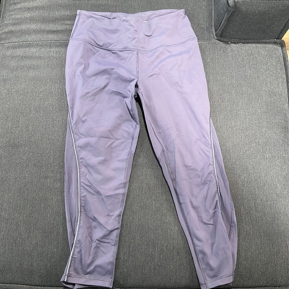 VS Purple Capri Athletic Leggings - Picture 1 of 5